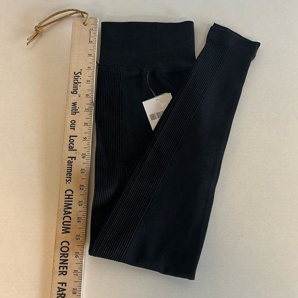 Black Ribbed Leggings - Picture 2 of 10